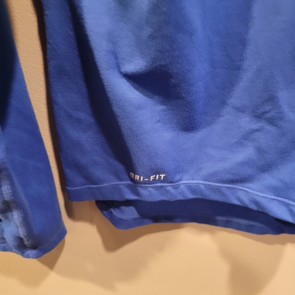 Womans Nike dry fit jacket Small - Picture 2 of 6